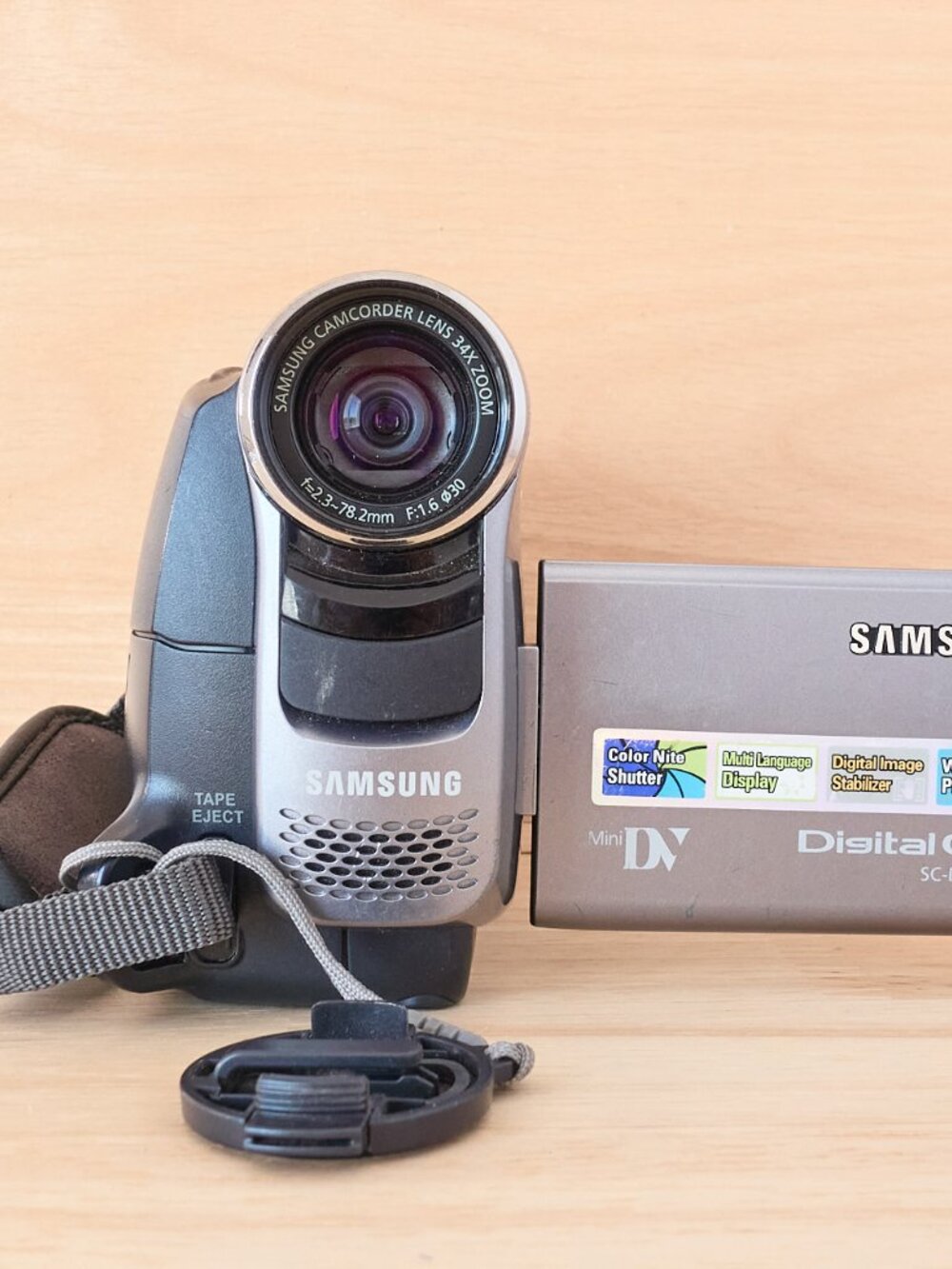 Samsung SC-D371 MiniDV Camcorder 34x Optical Zoom 2.7 LCD Silver Tested Working